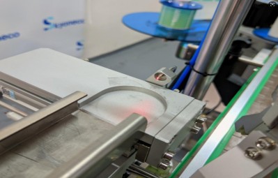 Synchronized Bottle Stabilizing Tracks